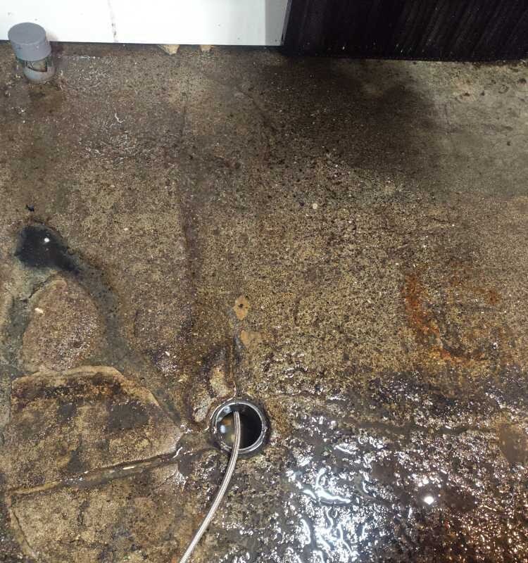 居酒屋 柏店の排水管高圧洗浄